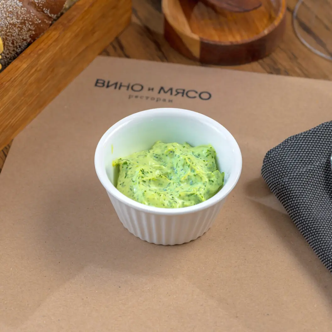 Ресторан Вино и Мясо: Соус петрушка с чесноком
