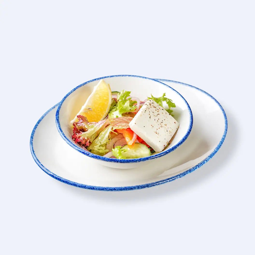 Ялта: Крымский из свежих овощей с сыром фета и маслом