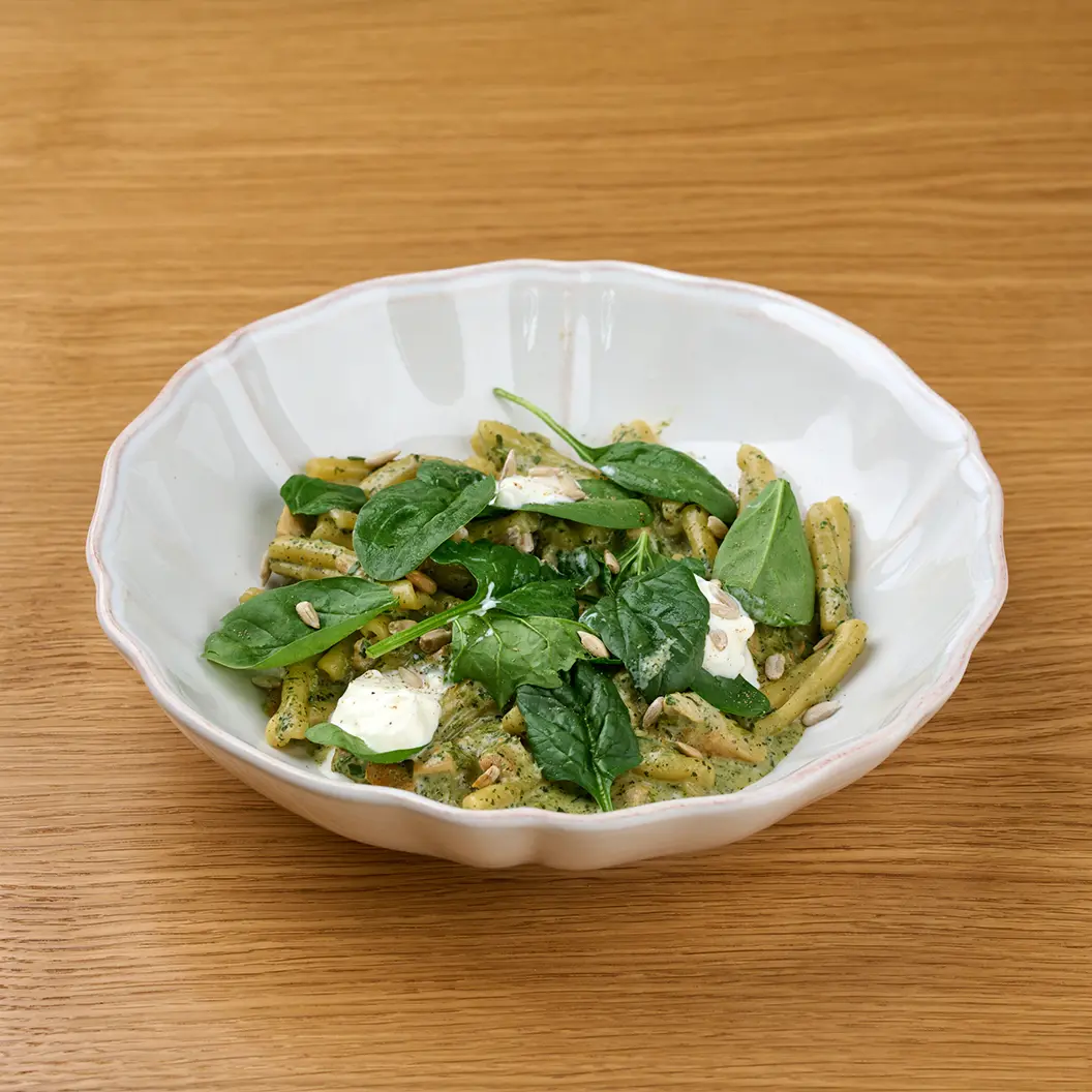 Кофе Семь: Зеленая паста с курицей
