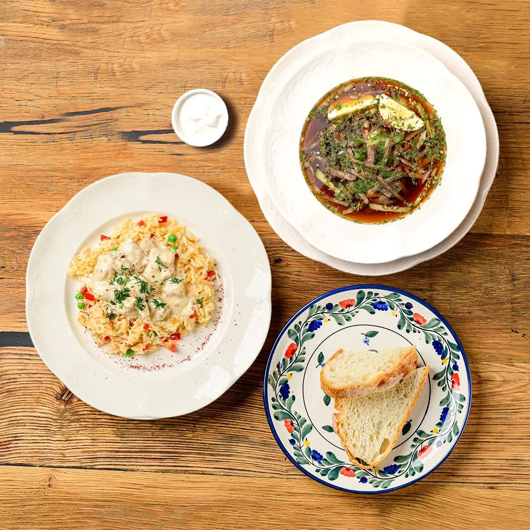 Сыр Бор: Окрошка с курицей + курица с рисом в сливочно-ореховом соусе + хлеб