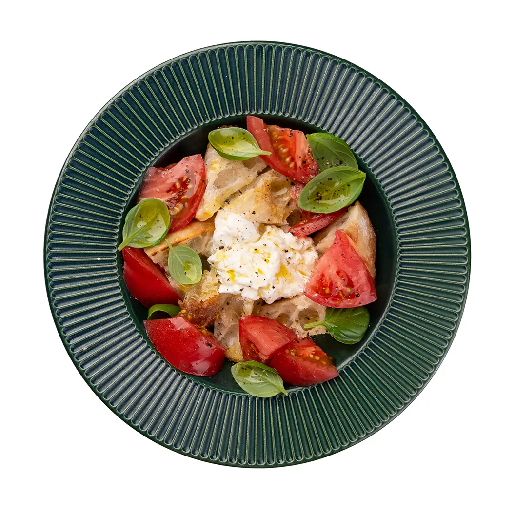 Пряный Кролик: Салат из томатов со страчателлой и поджаренной чиабаттой