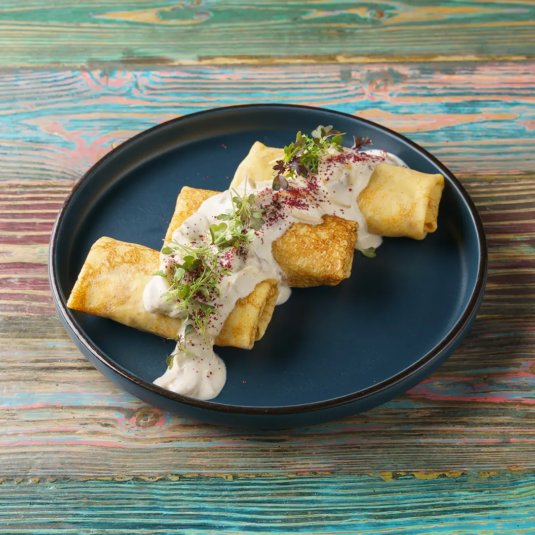 Луна и Черепаха: Блины с курицей и грибным соусом