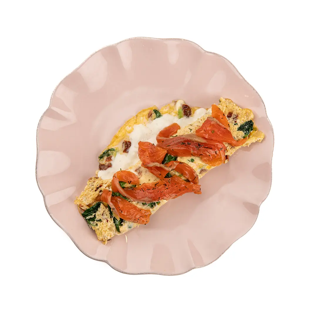 Пряный Кролик: Омлет с лососем слабой соли и страчателлой