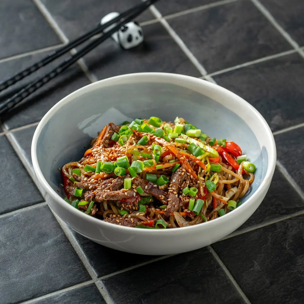 MINBO: Лапша с говядиной и устричным соусом