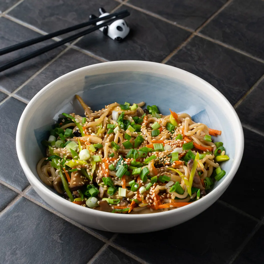 MINBO: Лапша с грибами и соусом терияки