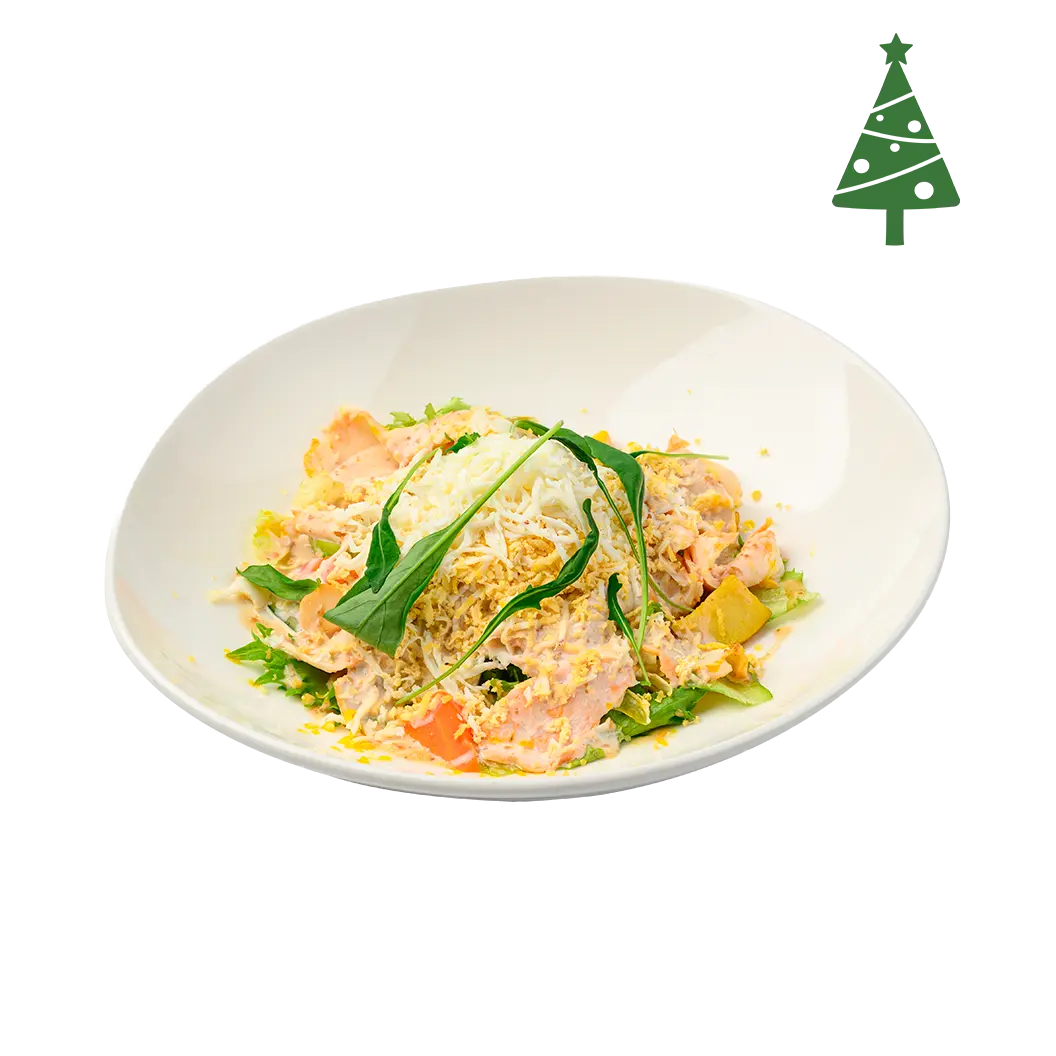 Мама Пицца: Салат с курицей, яблоками и ореховым соусом