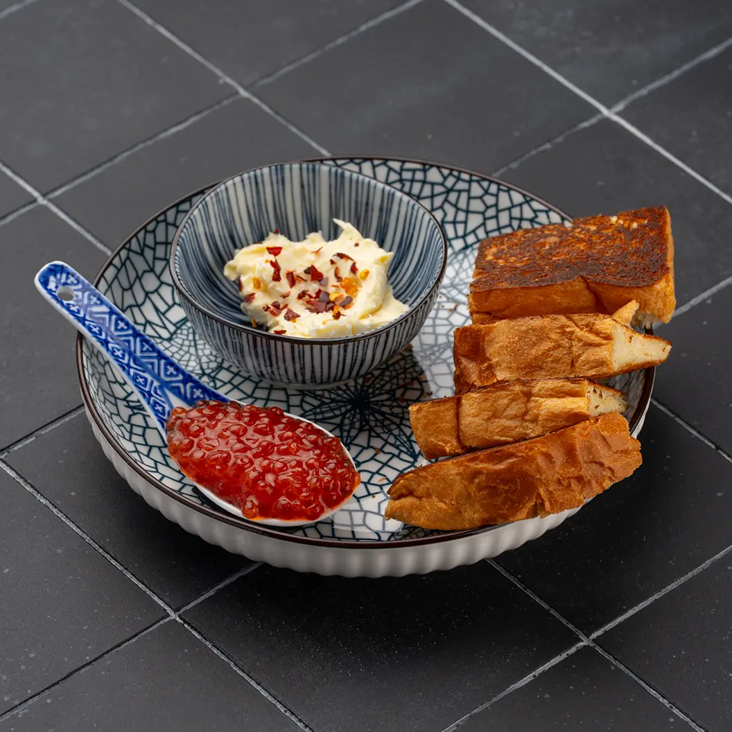 MINBO: Разобранный бутерброд с красной икрой