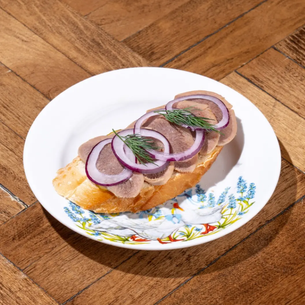 НИИ Рассказов: Бутерброд с говяжьим языком и красным луком