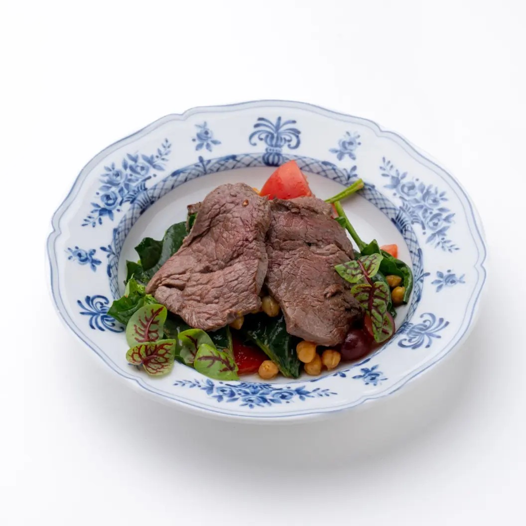 Нино играет в домино: Тёплый салат с говяжьей вырезкой