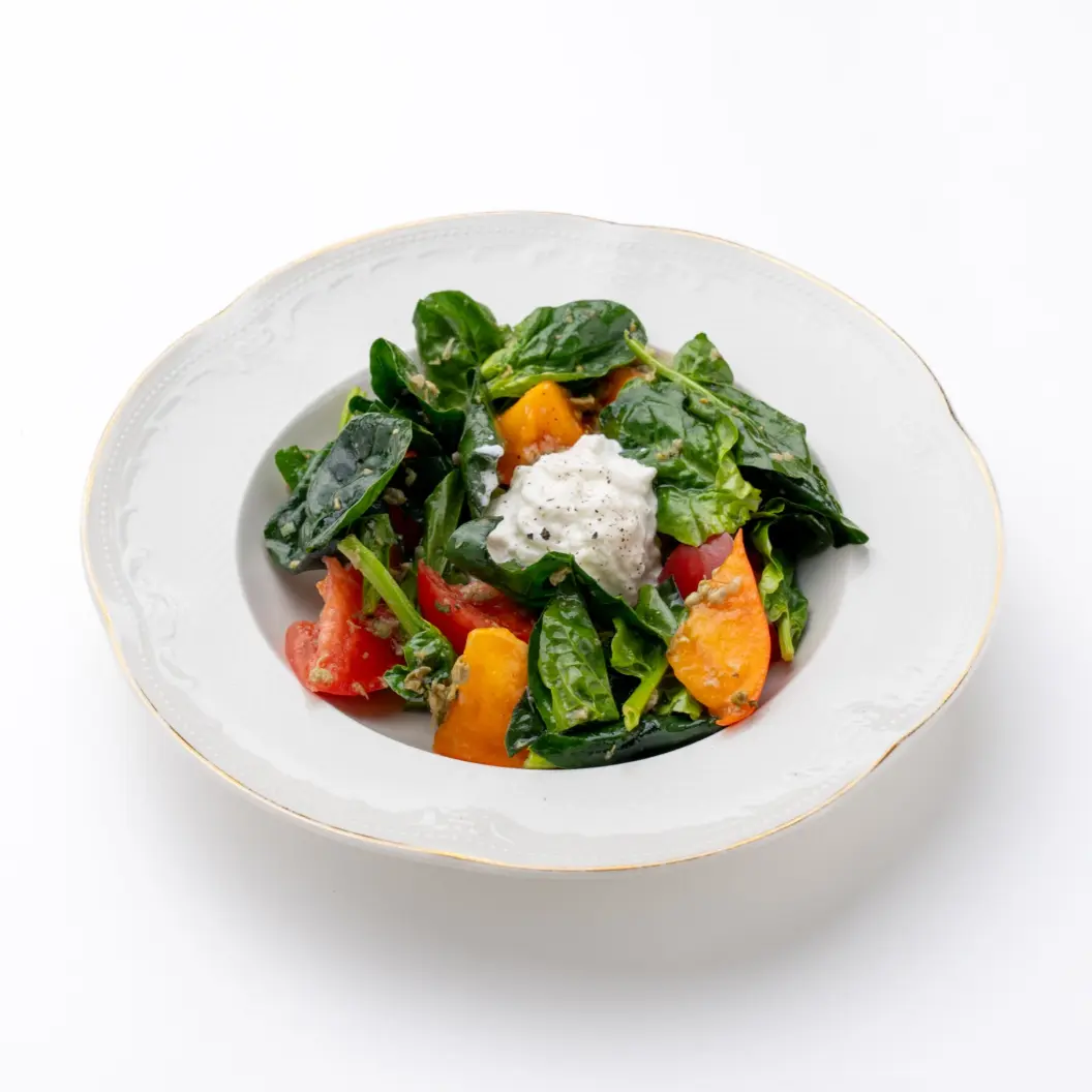 Нино играет в домино: Салат с хурмой и страчателлой