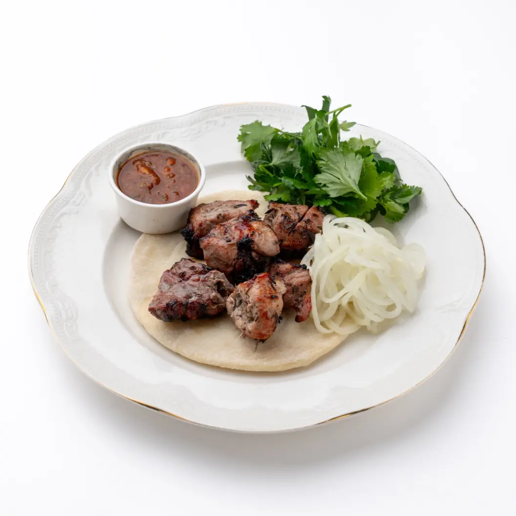 Нино играет в домино: Мцвади по-свански