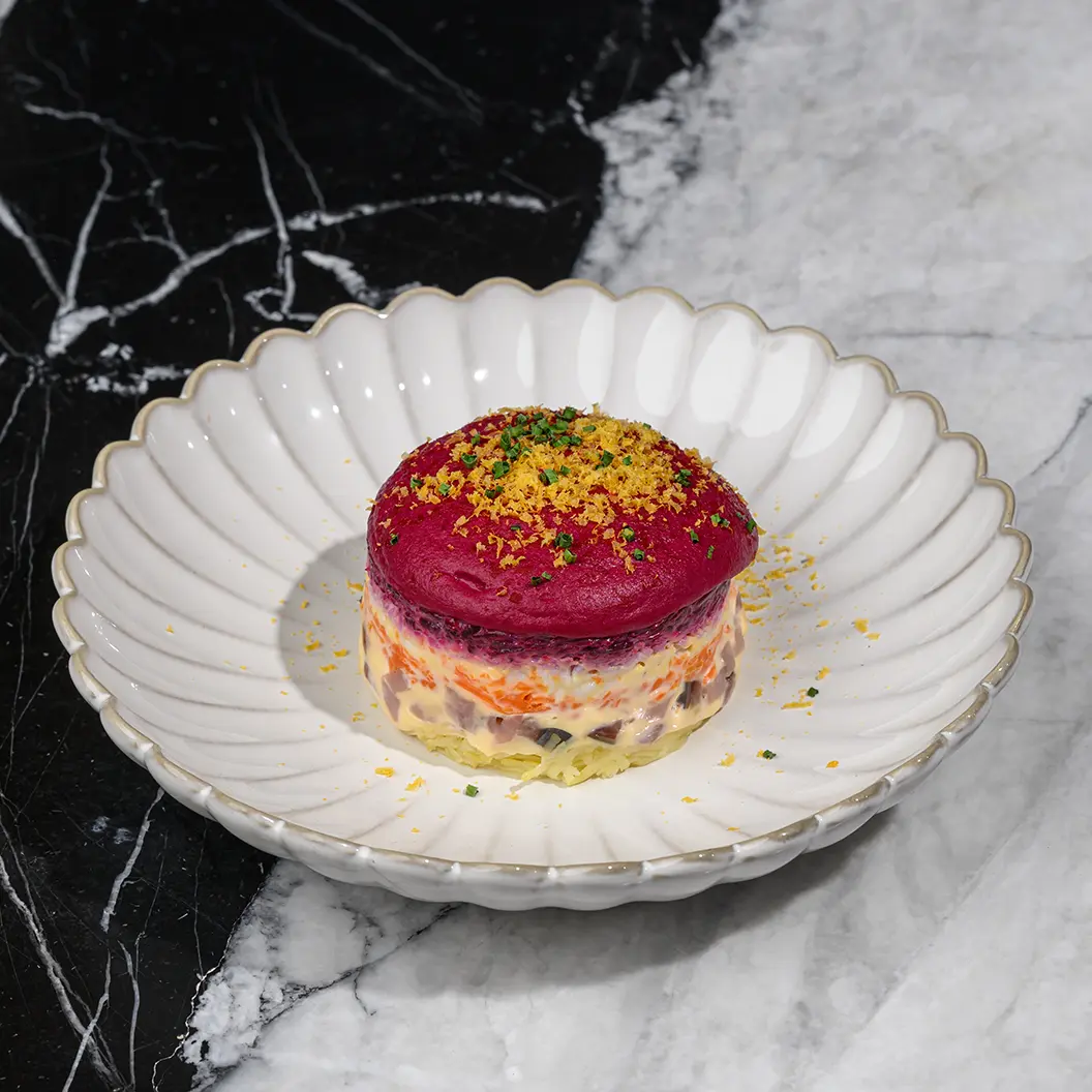 Пижоны: Сельдь под муссом из свеклы