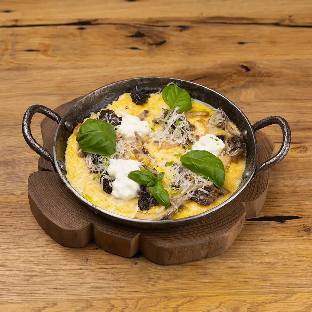 Сыр Бор: Омлет со страчателлой и сморчками