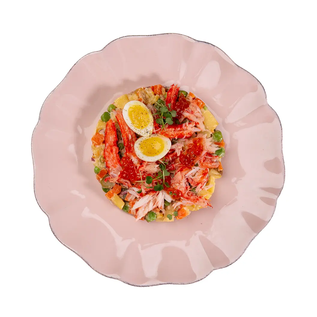 Пряный Кролик: Оливье с крабом и красной икрой