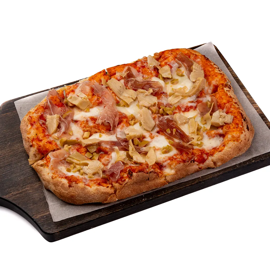 Пряный Кролик: Римская пицца «Капричоза» с артишоками, прошутто и оливками