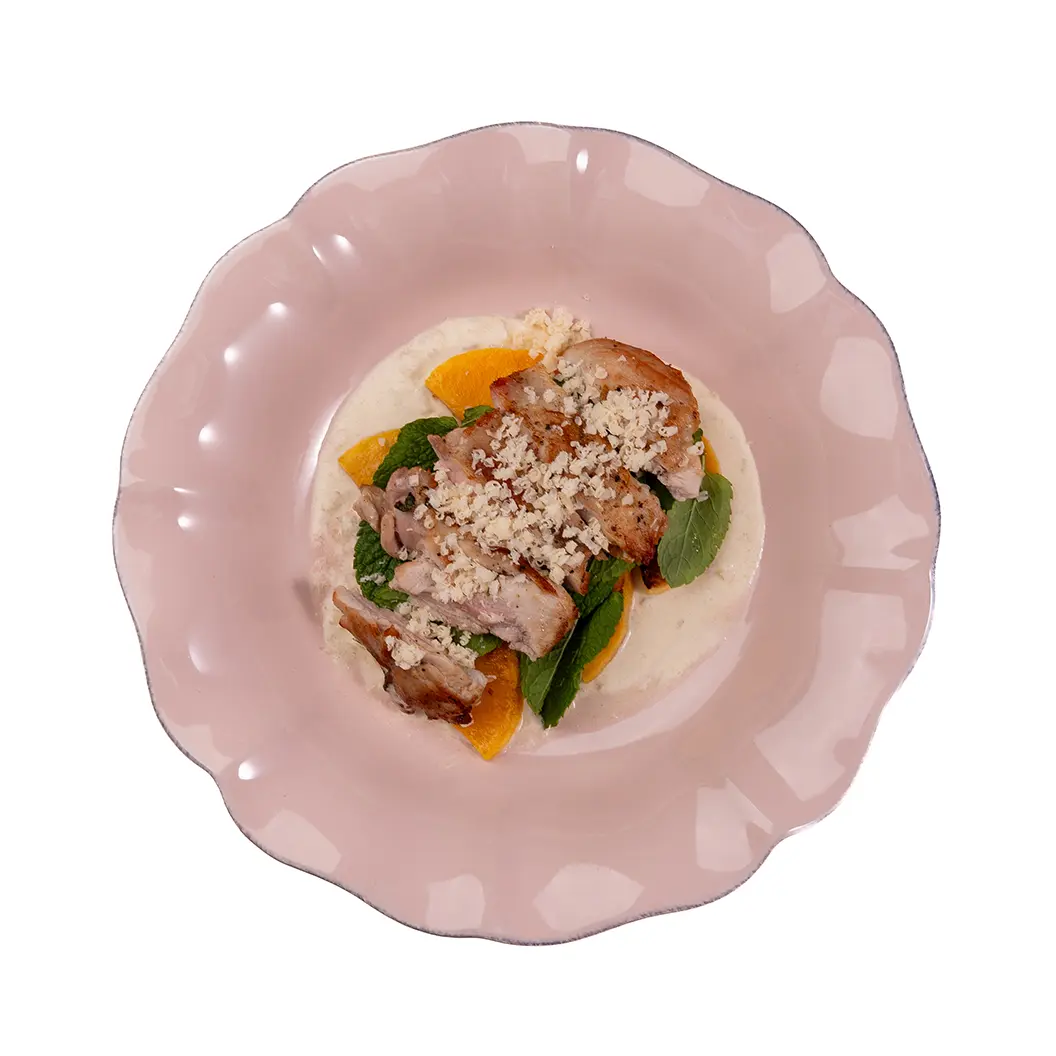 Пряный Кролик: Бедро кролика с запеченной тыквой и соусом «белое вино»