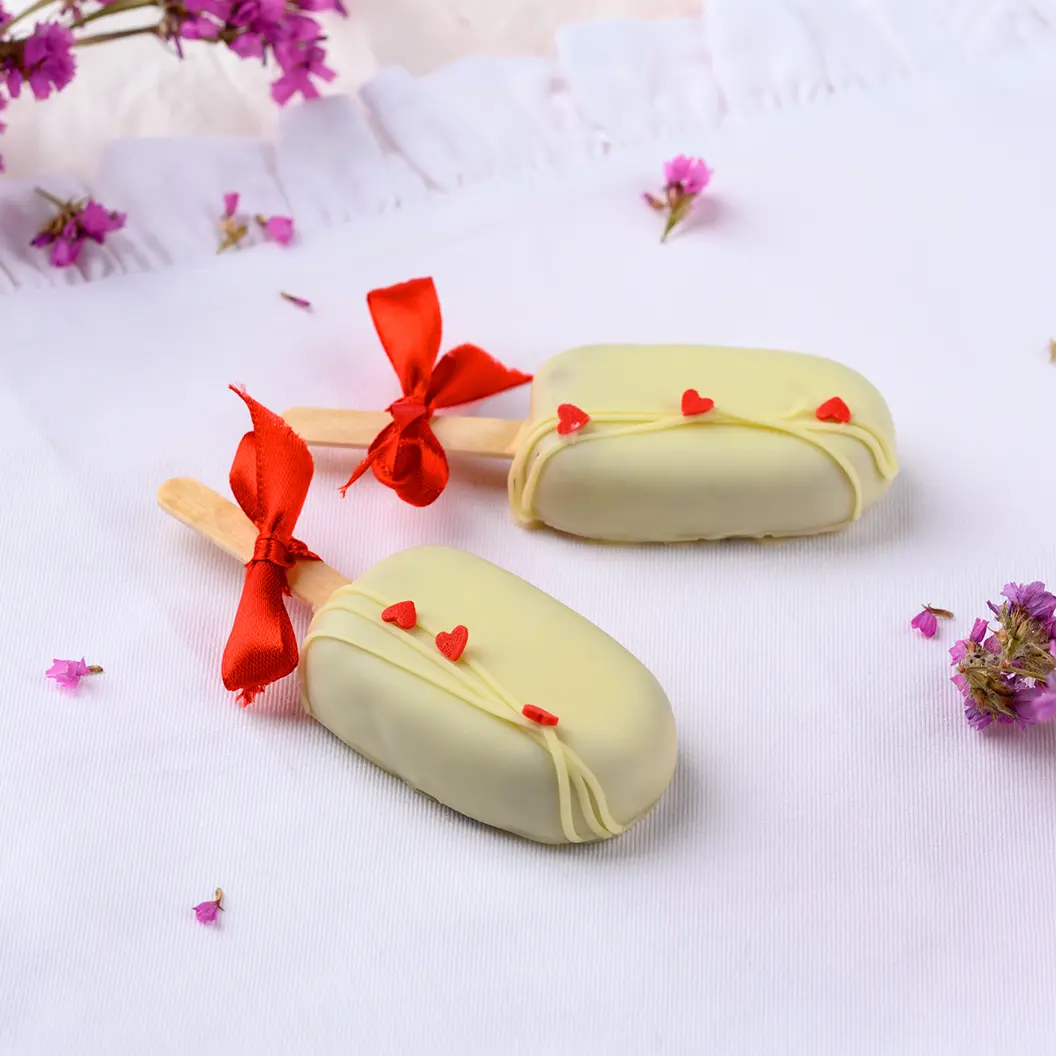 Нино играет в домино: Набор эскимо