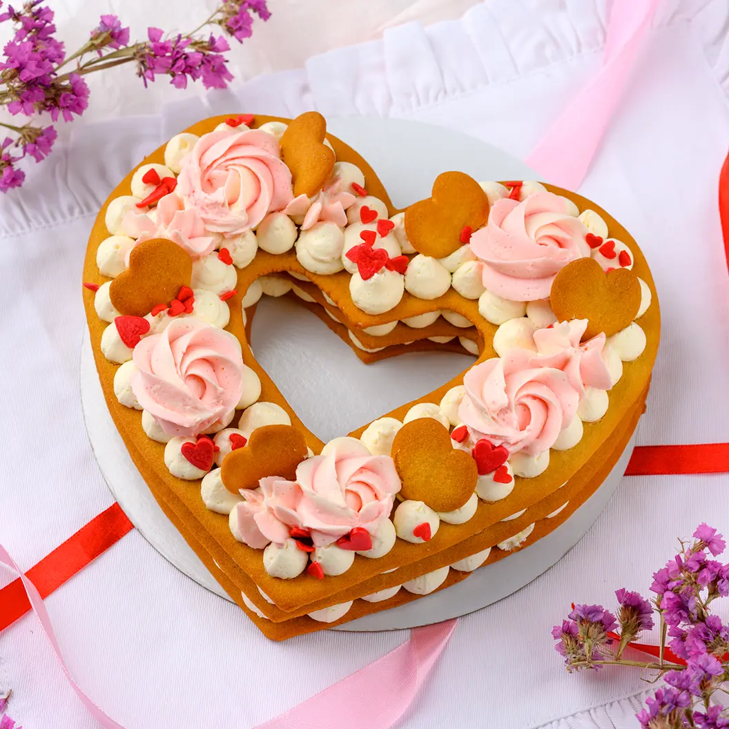 Нино играет в домино: Торт сердце