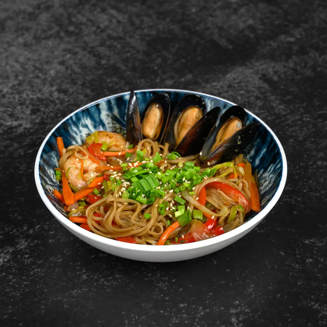 undefined: Лапша с морепродуктами и соусом унаги