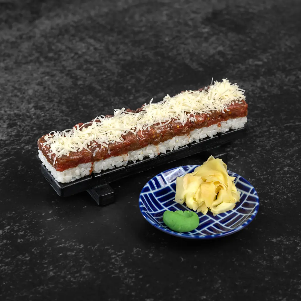 MINBO: Оши суши с говяжьим тартаром