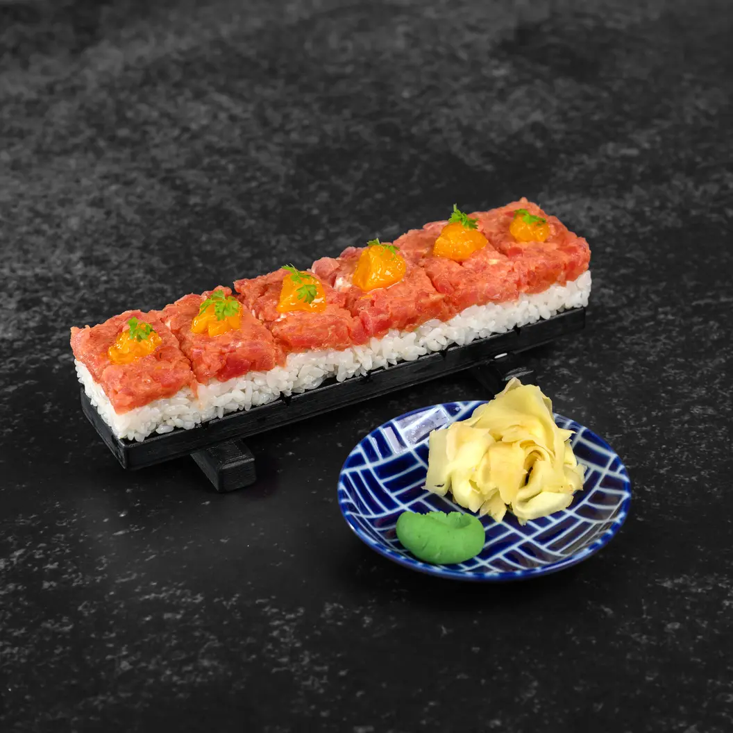 MINBO: Оши суши с тунцом и мандарином
