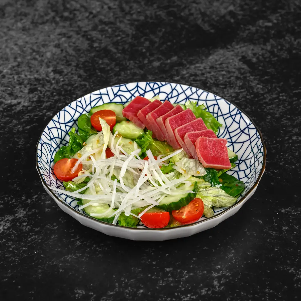 MINBO: Салат с татаки из тунца