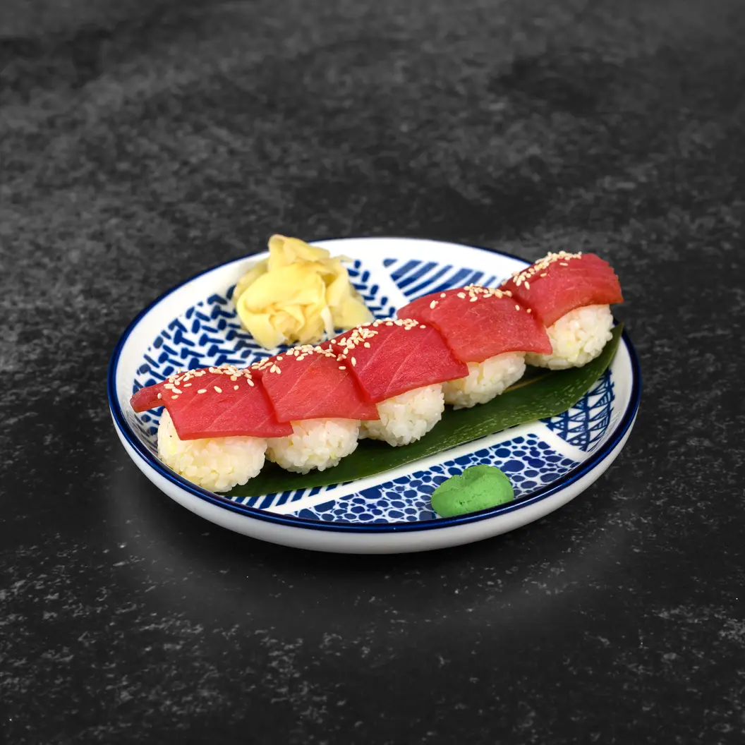 MINBO: Суши болл с тунцом