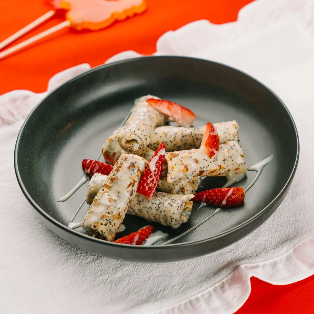 Ронни Дайнер: Маковые блины со сгущенным молоком и свежими ягодами