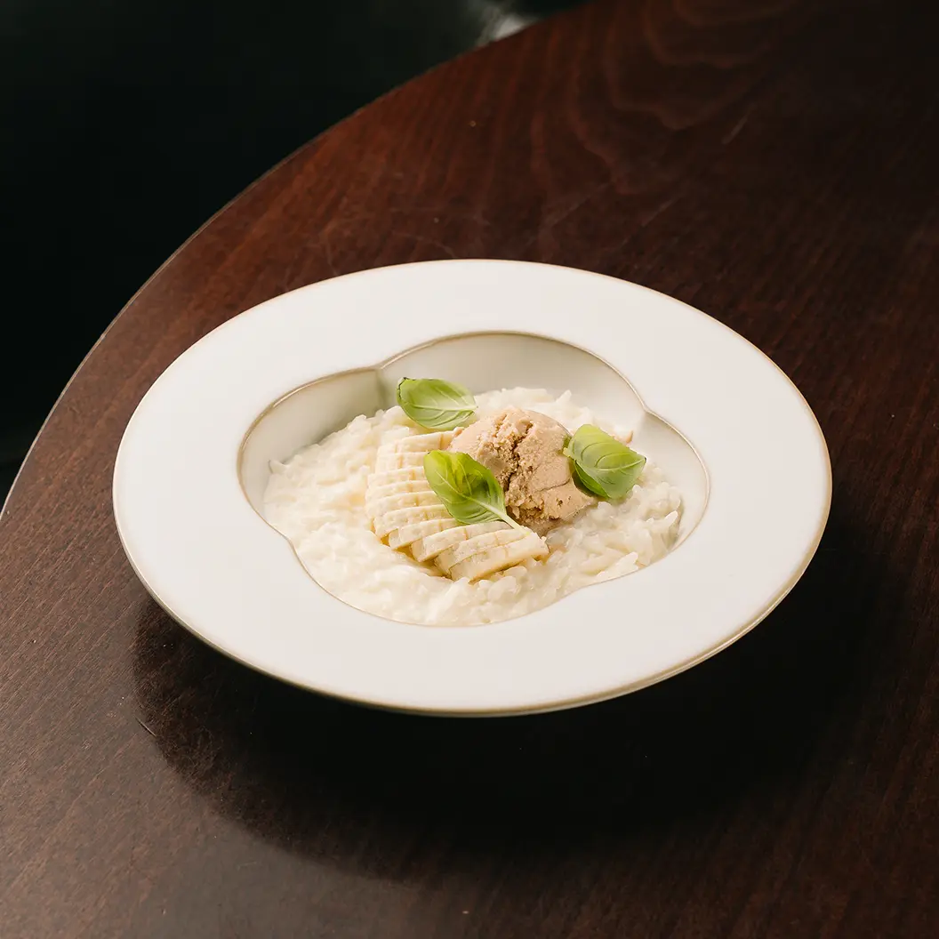 Пряный Кролик: Рисовая каша с бананом и кофейным джелато