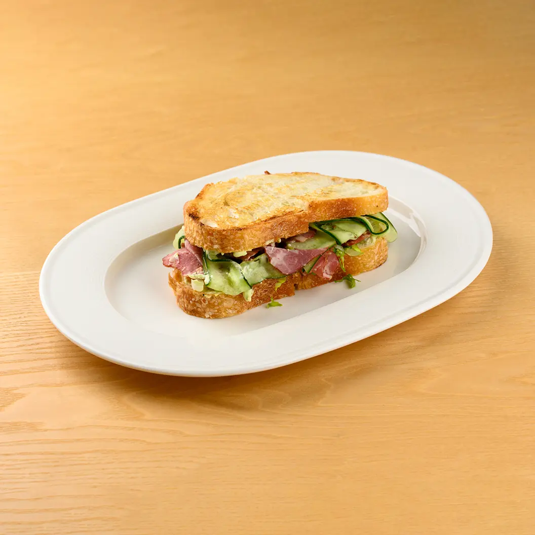 Кофе Семь: Сэндвич с копченой говядиной и прованским майо