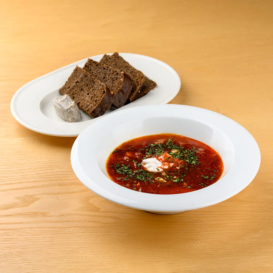 Кофе Семь: Борщ с говядиной и сметаной