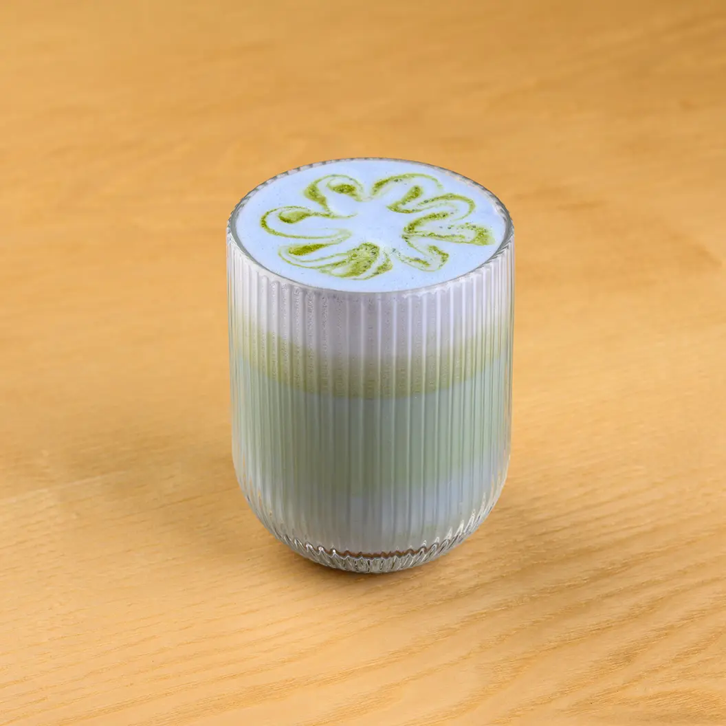 Кофе Семь: Матча-латте черника-кокос