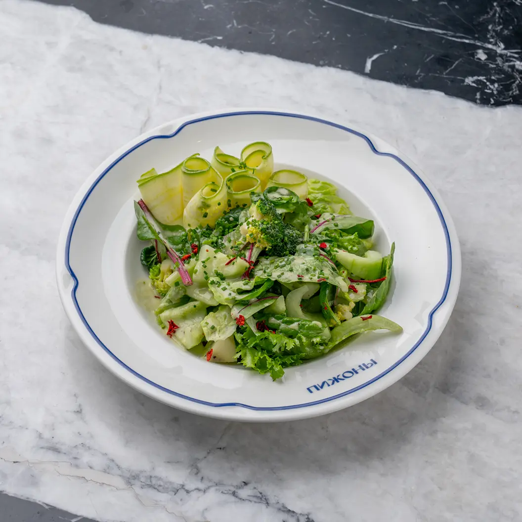 Пижоны: Новый зеленый салат с киви и цукини