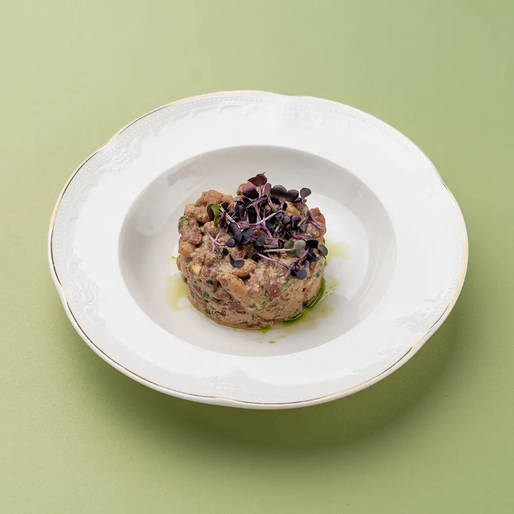 Нино играет в домино: Лобио харкалия