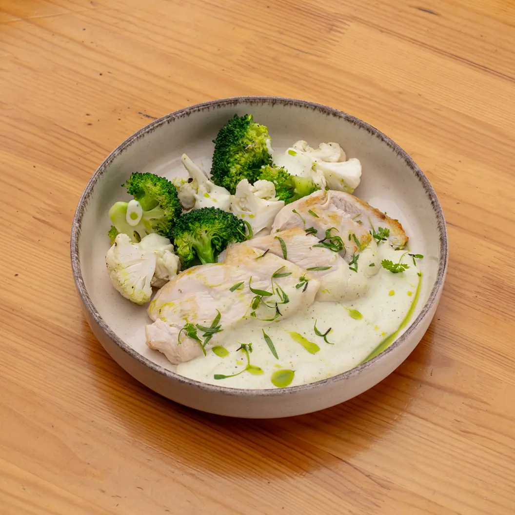 Луна и Черепаха: Куриное филе с цветной капустой и брокколи