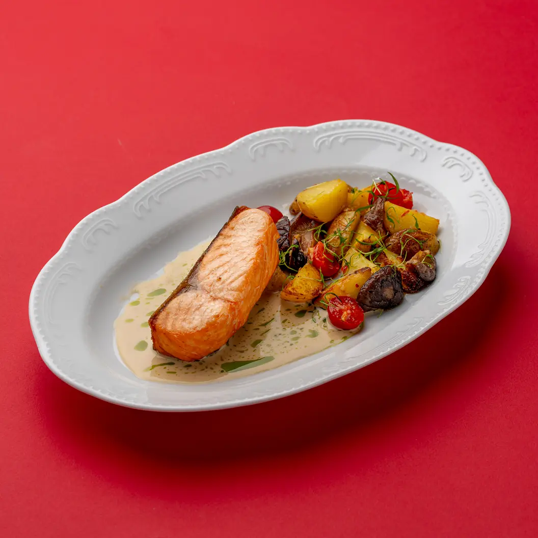 Луна и Черепаха: Стейк лосося с овощами вок