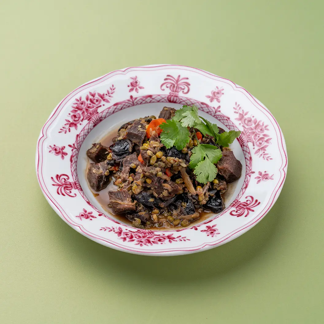 Нино играет в домино: Томлёные щеки с черносливом