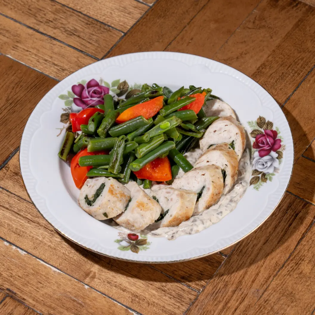 НИИ Рассказов: Куриный рулет со стручковой фасолью и болгарским перцем