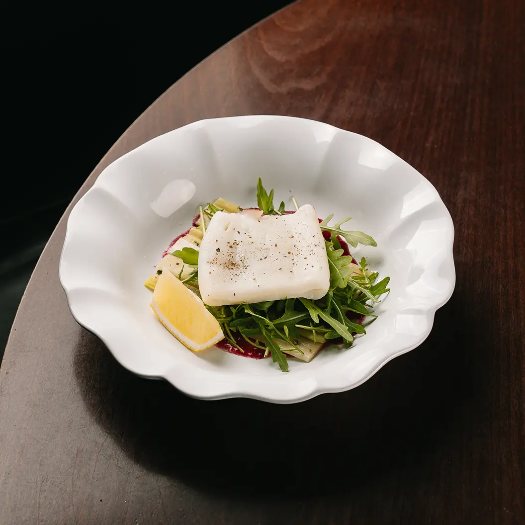 Пряный Кролик: Командорский кальмар с запеченным сельдереем и соусом из кизила