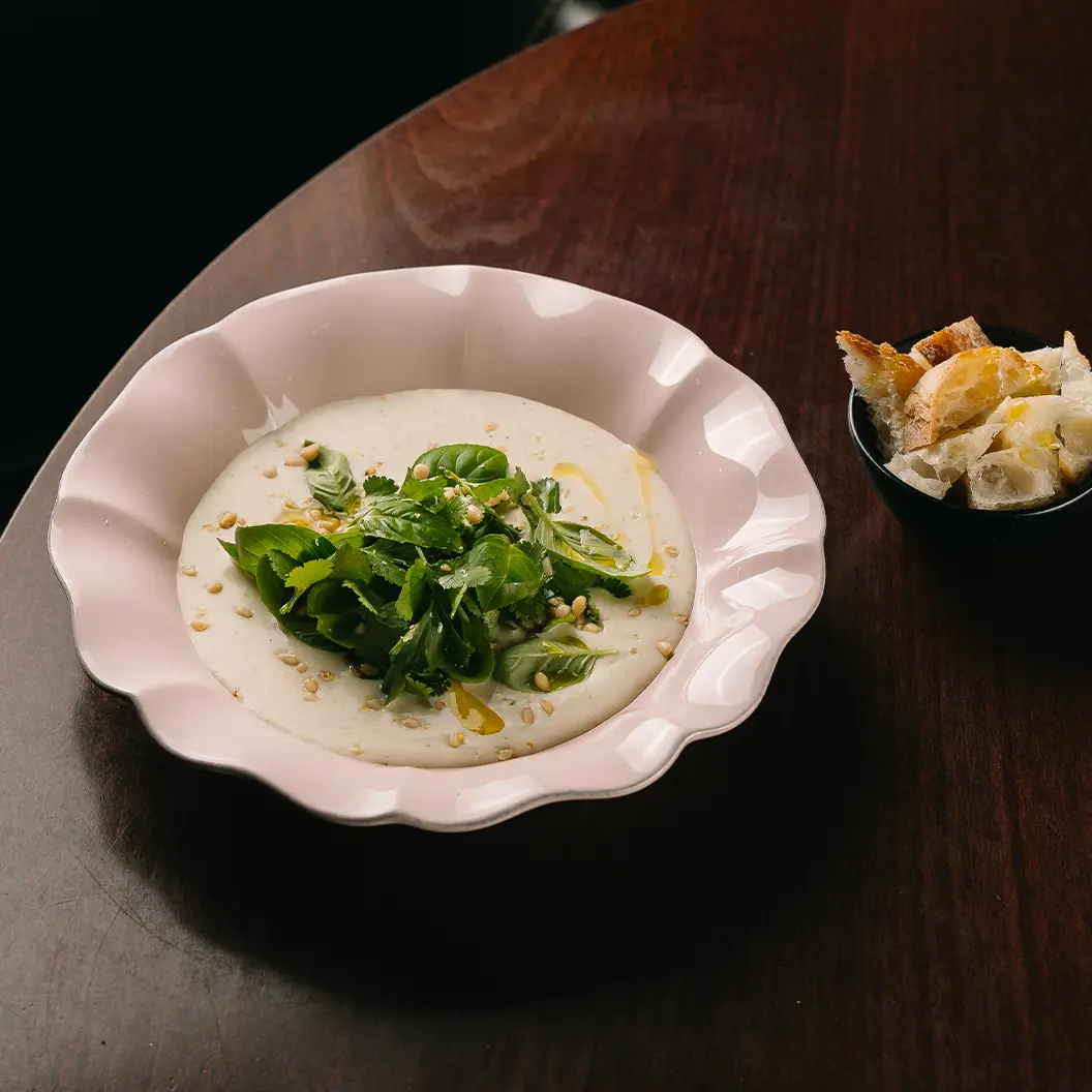 Пряный Кролик: Крем-суп из корня сельдерея с кедровыми орешками