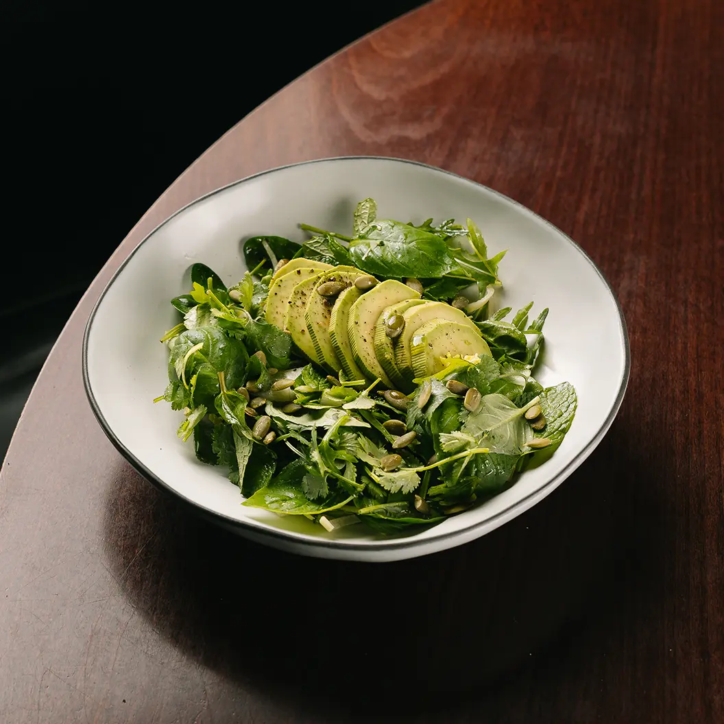 Пряный Кролик: Полностью зеленый салат