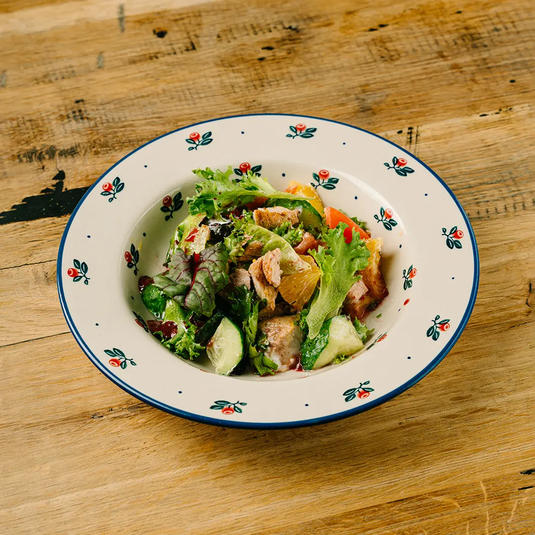 Сыр Бор: Салат с индейкой и апельсином в йогурте