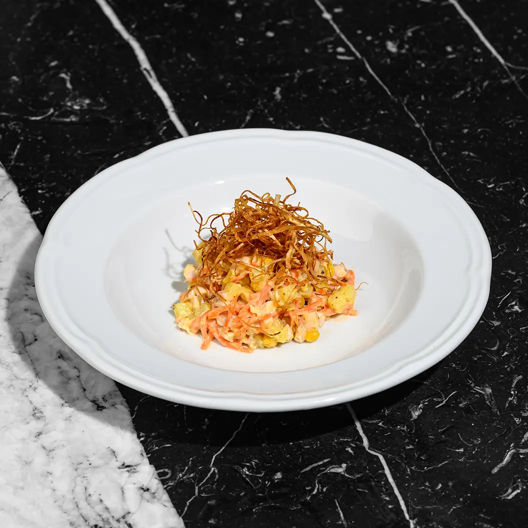 Пижоны: Салат с копчёной курицей и кукурузой