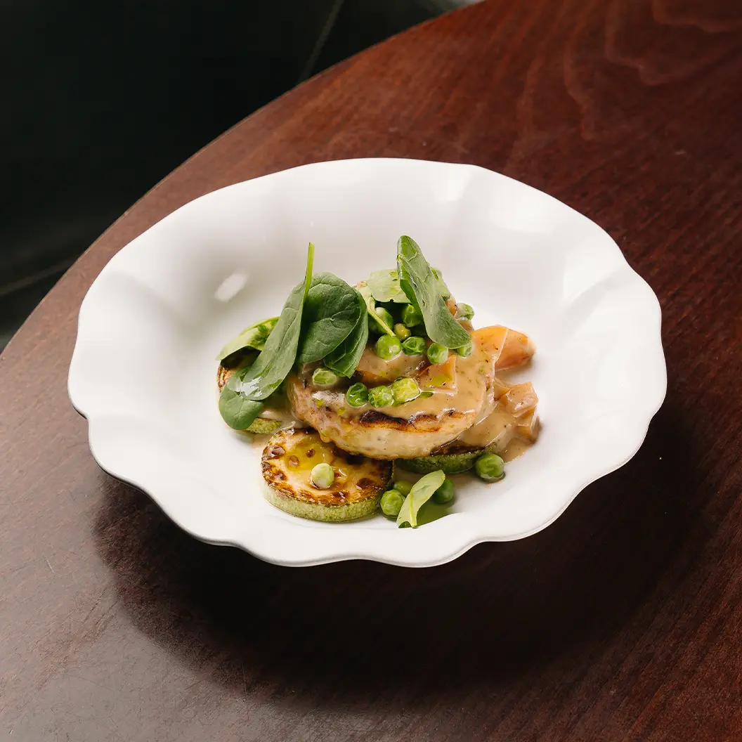 Пряный Кролик: Котлета из индейки с томленой в сливках айвой