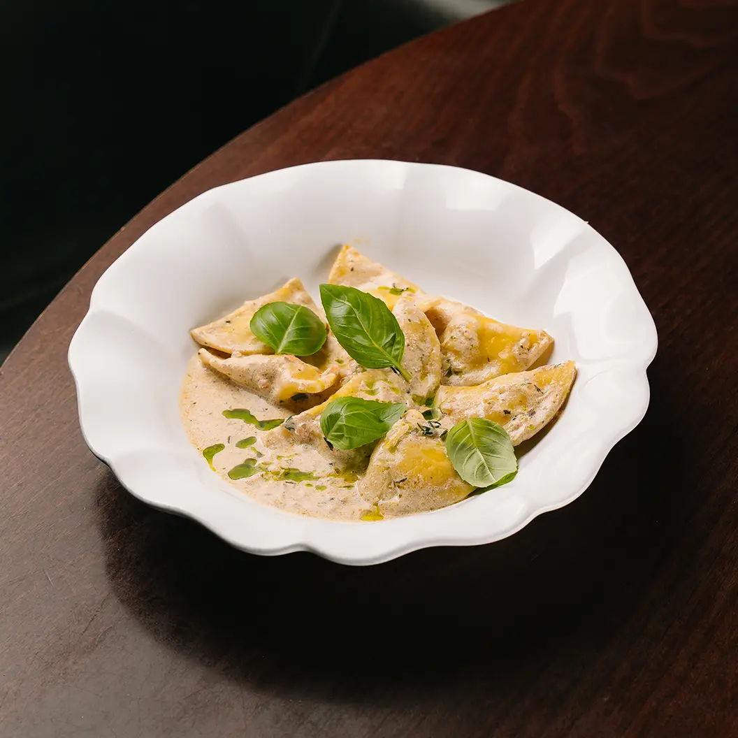 Пряный Кролик: Равиоли с белой рыбой в соусе аврора