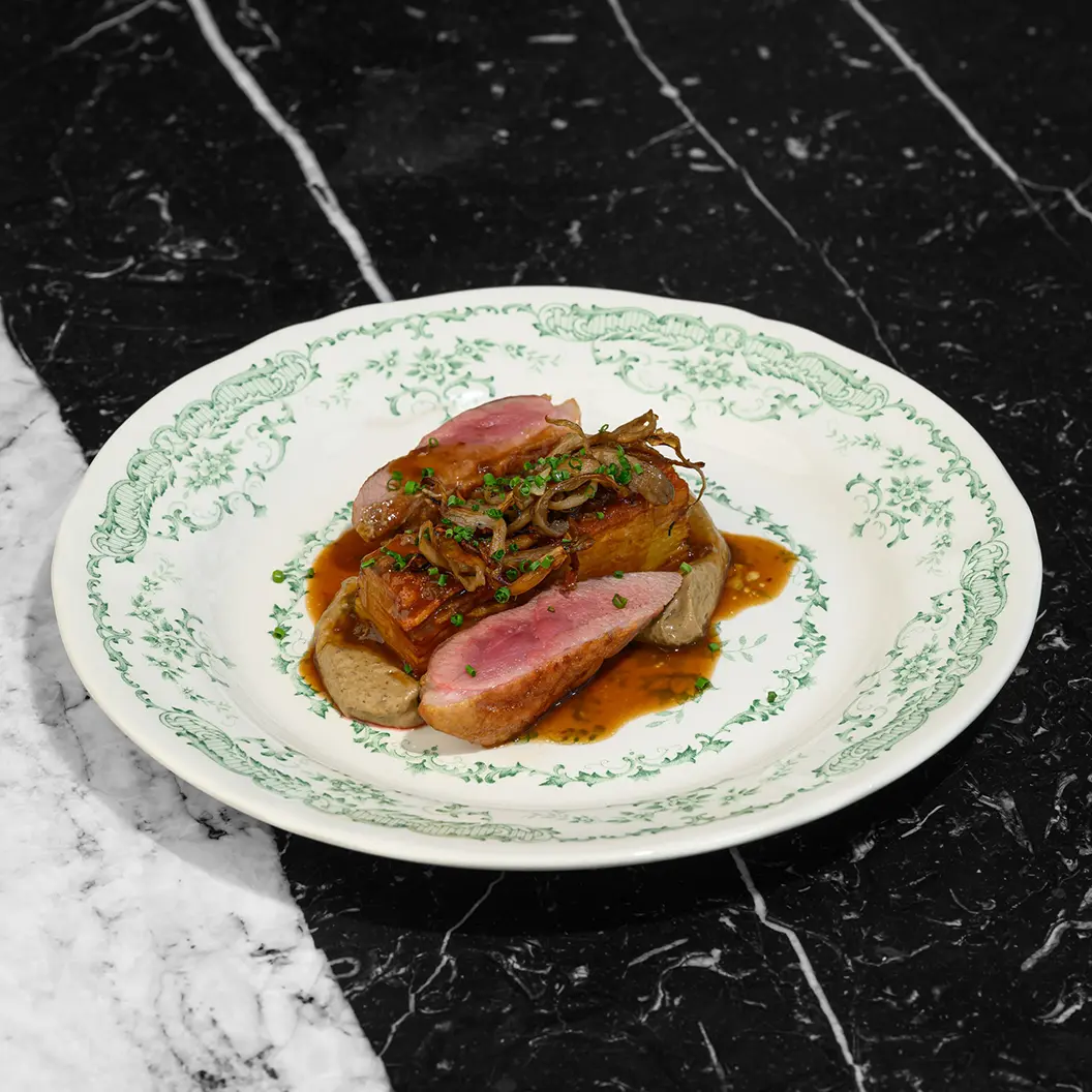 Пижоны: Утка с картофельным гратеном и грибным соусом