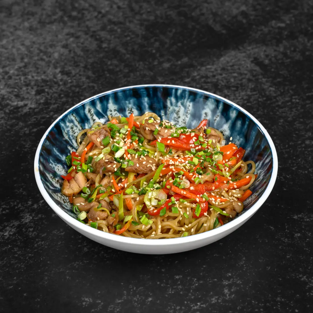 MINBO: Лапша с курицей и соусом терияки