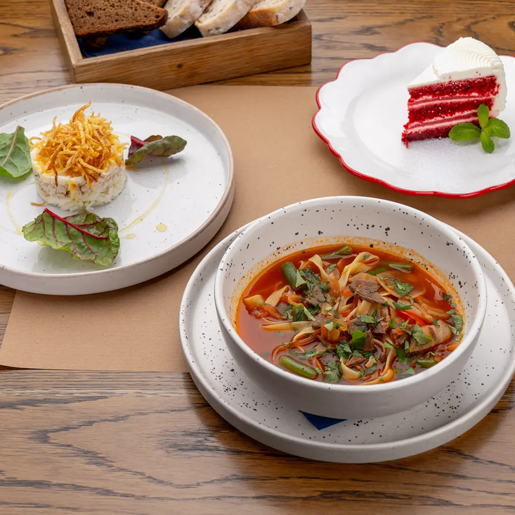 Вино и Мясо: Комплексный обед - салат, суп и десерт дня