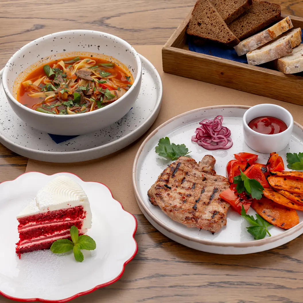 Вино и Мясо: Комплексный обед - суп, горячее и десерт дня