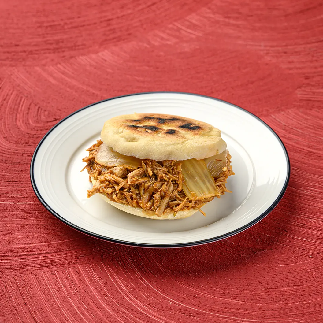 Игры Красных Тигров. Скоро открытие!: Бургер со свининой кимчи